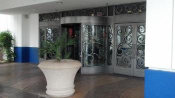 Royal Resort